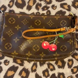 Authentic Louis Vuitton Pochette
